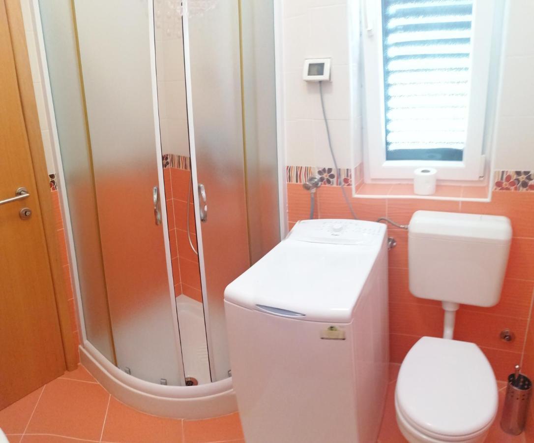 Cozy House With Pool Near Rovinj Apartment Kanfanar Bagian luar foto
