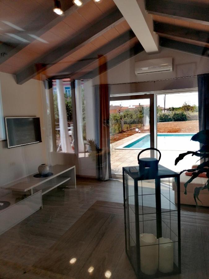 Cozy House With Pool Near Rovinj Apartment Kanfanar Bagian luar foto