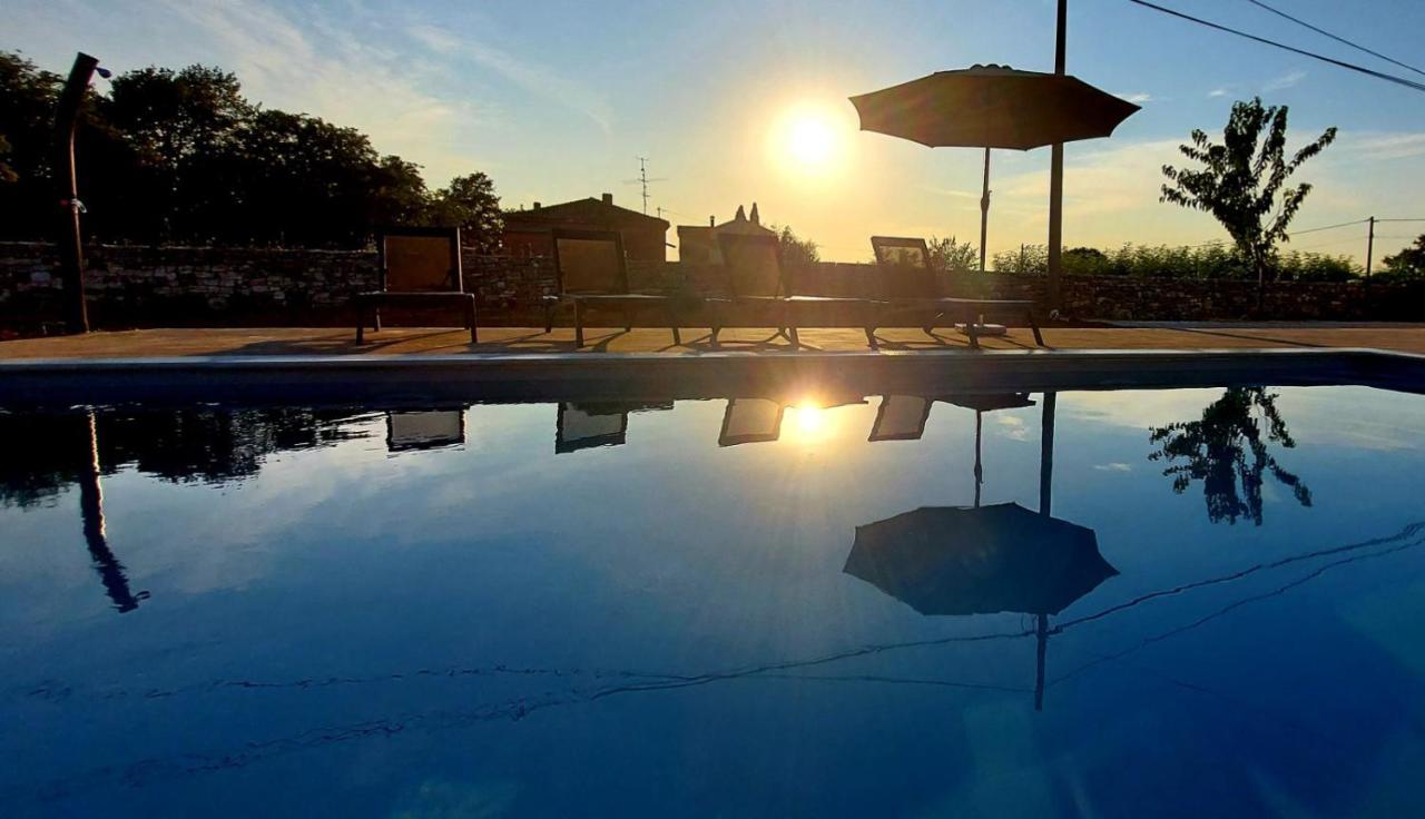 Cozy House With Pool Near Rovinj Apartment Kanfanar Bagian luar foto